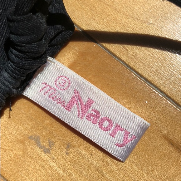 Black daisy string bikini top - Picture 3 of 3